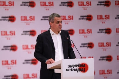 Spahiu: Lideri global shëtit hipur në preshin fluturues. Rilindja po e fut Shqipërinë në një humnerë të zezë financiare