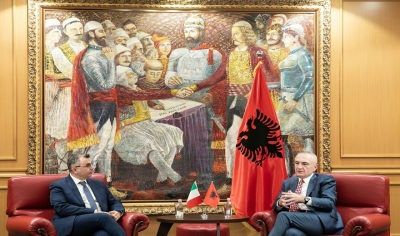 Presidenti Meta takon senatorin italian, z.Manuel Vescovi