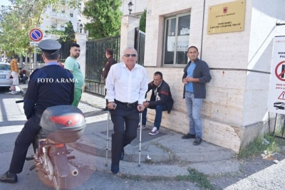 Rrahman Rraja shkon me paterica në Prokurori: Edhe të më vini përballë, s’e njoh Emiljano Nuhun