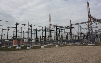 Defekti elektrik lë pa energji elektrike gjysmën e Durrësit