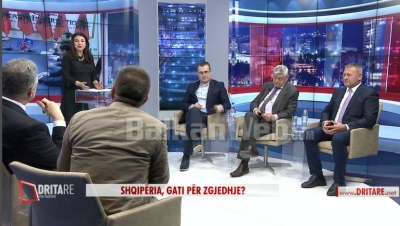 Gazetari: Qeveria erdhi me banda, opozita shumicë