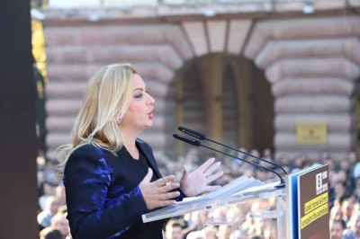 Vokshi thërret gratë në protestë për 8 Mars: Shtëpia jonë-liria jonë