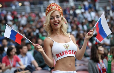 Këto femra të ‘detyrojnë’ të jesh tifoz i Rusisë!
