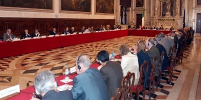Antishpifja dhe kushtetuesja, delegacioni i ‘Venecias’ zbarkon në Tiranë