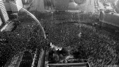 Përkujtohet 30 vjetori i demonstratës së madhe që çoi në rënien e Murit të Berlinit