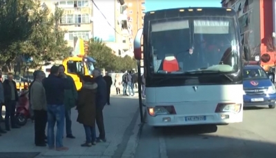 Shoqata e Transportit Ndërqytetas paralajmëron protesta si studentët