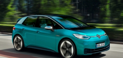 “Volkswagen” nis prodhimin në masë të makinave elektrike, synon pushtimin e tregut (Fotot)