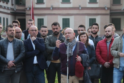 Profesor Kabo ‘sulmon’ arkitektin danez: Pse duhet shembur teatri, kështu bëni dhe në Danimarkë?