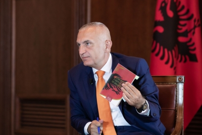 Meta paralajmëron: Do hap të gjitha letrat për disa ambasadorë të në Tiranë