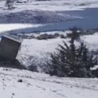 Policia rrugore u vjen në ndihmë turistëve në Korçë