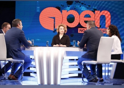 Burri i Spiropalit i jep tenderat vëllait të … Elisës, ministrja në vështirësi i kërkon ndihmë Eni Vasilit