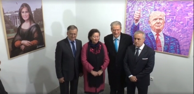 VIDEO/ Berisha në ekspozitën e piktorit të mirënjohur Avni Delvina: Shkarravitësi i droguar asgjësoi pikturën