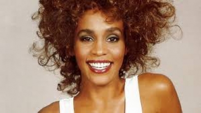 Tronditëse/ Whitney Houston është abuzuar seksualisht kur ishte fëmijë