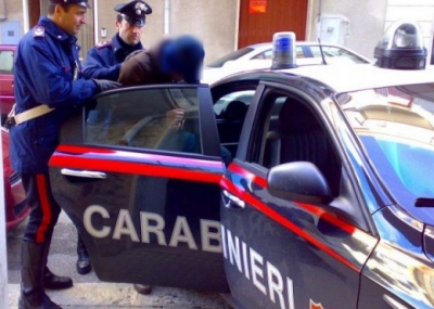 “Lulet e lindjes”/Aksion antidrogë kundër klaneve shqiptare e italiane në Itali. Akuzat kundër 42 të dyshuarve