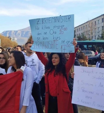 Eksodi i bluzave të bardha, qeveria pranon situatën e rëndë