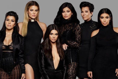 Kris Jenner i tregon të gjitha për vajzat e saj