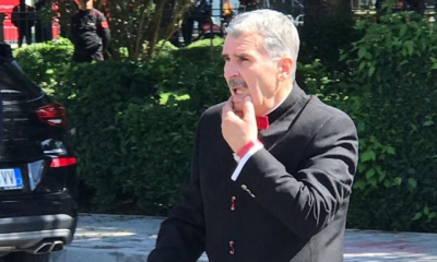 “Ik, shporru, sharlatan”, qytetarët përzënë deputetin nga Teatri Kombëtar