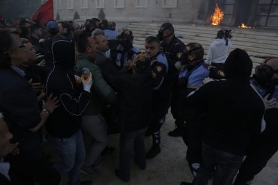 Terror qeveritar/ Sot jepet masa e sigurisë për 50 protestuesit e arrestuar