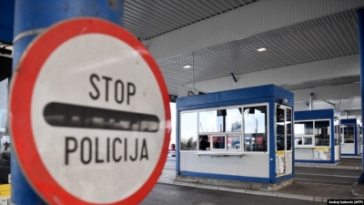 Serbia bllokon autobusët me udhëtarë nga Kosova në kufirin me Kroacinë