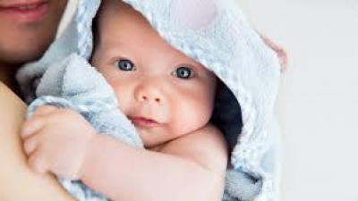 Bonusi i bebes rrit lindshmërinë? – Shehu: Qesharake, tkurrja demografike në Shqipëri është e frikshme