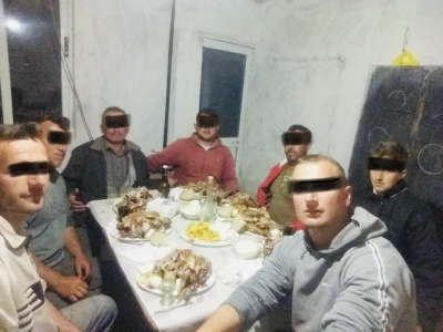 Rilindja e arsimit me Nikollën/ Klasa përdoret për restorant (FOTO)
