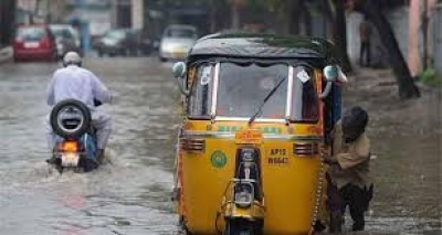 160 persona humbin jetën nga përmbytjet në Indi