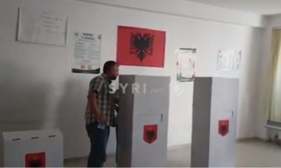 VIDEO skandal/ Komisionerët e PS-së “ndihmojnë” qytetarët për të votuar