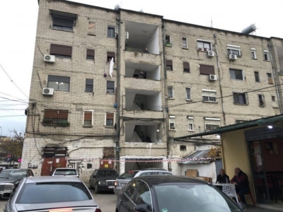 65 familje boshatisin pallatin në Tiranë