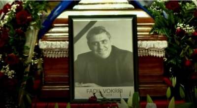 Ceremoni plot trishtim, përcillet Fadil Vokrri