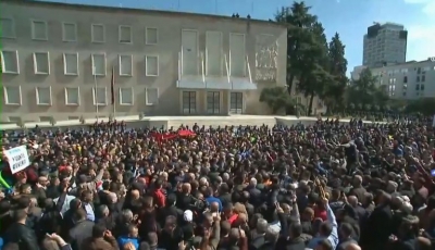 Rama nuk ju beson syve, qytetet bosh. Gjithë Shqipëria në protestë (live)