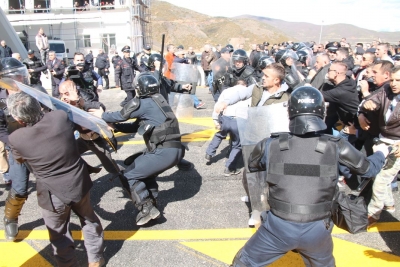 Dje i dhunoi, sot i arrestoi. Ja emrat e të arrestuarve