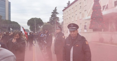 Vendosmëria e FRD dhe LRI, do rrethojnë kryeministrinë!