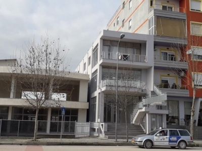 Denoncimi/ Ja ndërtesa mbi trotuar e kryebashkiakes së Ramës