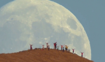 Pamjet e rralla, hëna filmohet nga maja e Mission Peak në Kaliforni
