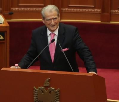 Berisha: Si mund t&#039;i jepni një gjykatësi që s&#039;ka qenë kurrë gjykatës, aq sa marrin 80 pensionistë në muaj?!