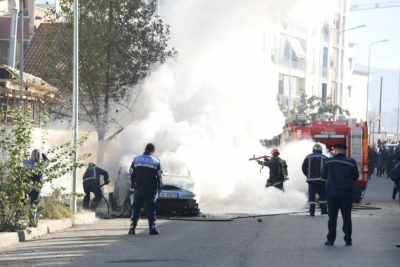 Shpërthim i fuqishëm në Tiranë, hidhet në erë makina