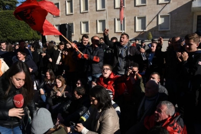 “Ngrehuni dhe bjerini, korrini dhe shtypni”