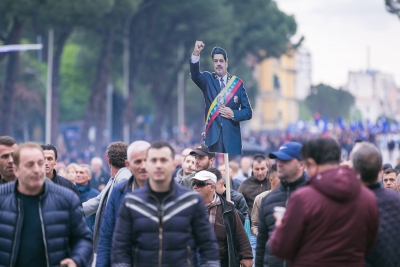 Dalin shifrat, mbi 60 mijë protestues nisen nga rrethet për në Tiranë