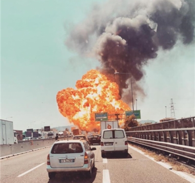 VIDEO/ Pamje apokaliptike, shpërthen boti me benzinë në autostradë, ka viktima
