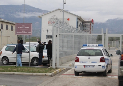 GRABITJA NË RINAS/ MËSOHET EMRI I NJË PREJ GRABITËSVE