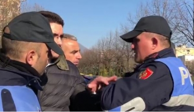 VIDEO/ Rama nis hakmarrjen, kreu i PD-së së Fierit arrestohet sikur të ishte kriminel