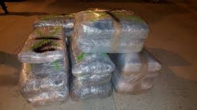 Kavajë/ Policia ndalon fierakun me karroatrec, sipër një fuoristradë me 562 kg drogë
