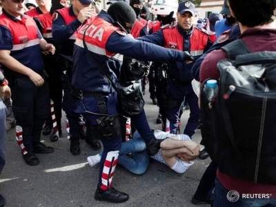 Sandër Lleshi konfirmon: Do vazhdojmë të dhunojmë qytetarët që protestojnë