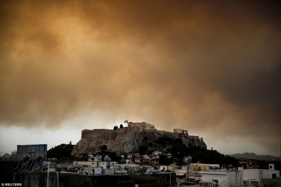 Mobilizohet Europa, dërgon avionë në Athinë për shuarjen e zjarrit