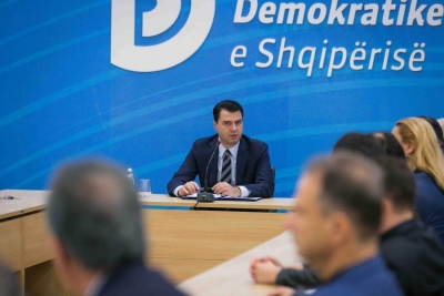 Diskutime të forta brenda Grupit të PD për djegien e mandateve, të gjithë pro