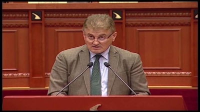 &quot;Politika dhe kombi jonë do të mbeten trupeshk, pasi truri po ikën&quot;