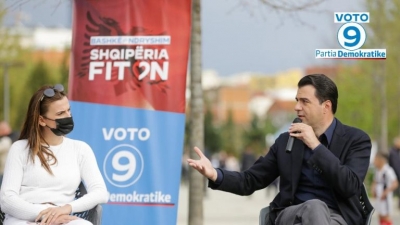 “Brenda dy viteve ndalim largimin e mjekëve”, Basha me profesionistët e lirë: Jo më ilaçe false në Shqipëri