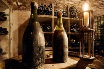 E pabesueshme/ Një shishe verë shitet për 103.400 euro
