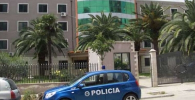 Tentohet të grabitet banka në Durrës