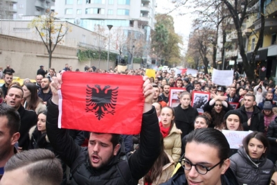 Mblidhet personeli i FSHN: Dekanati të mos pezullojë studentët